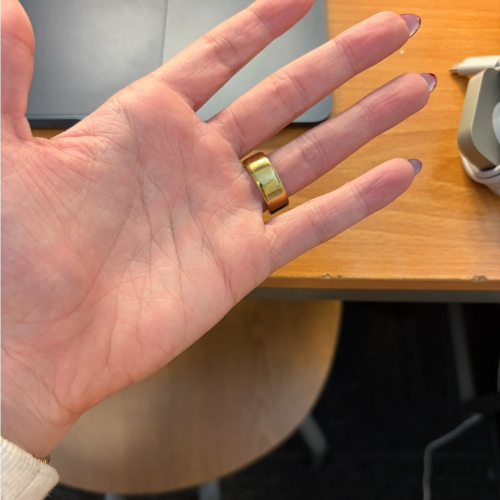 Gold new oura Ring gen 4 - Picture 3 of 4